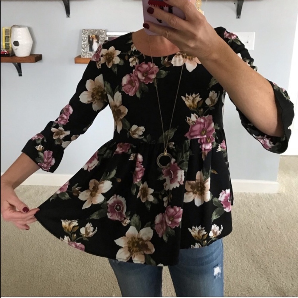 Floral Bell Sleeve Blouse - Picture 2 of 5